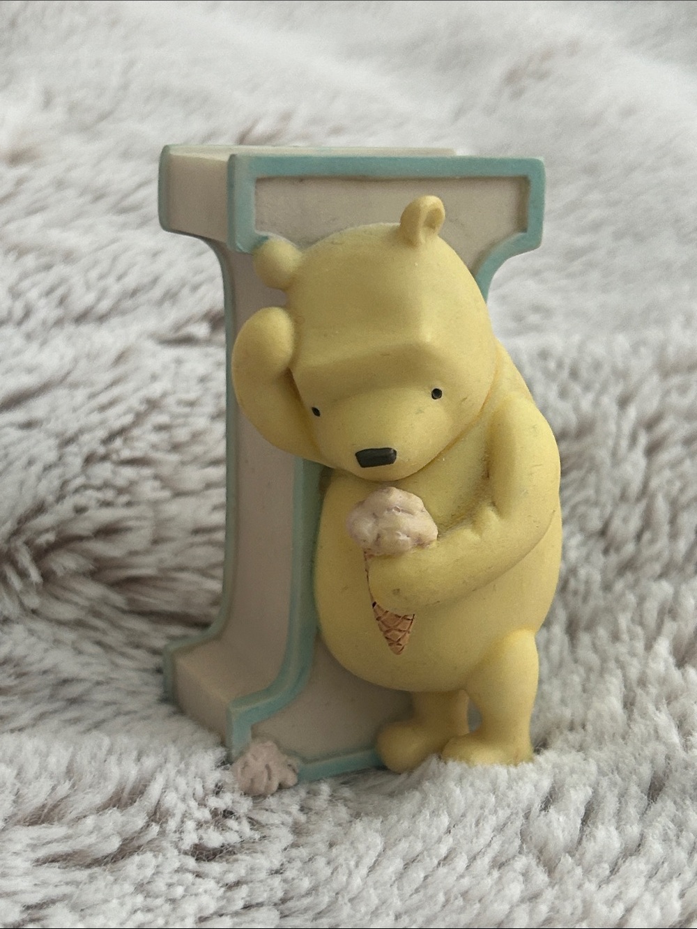 Winnie the Pooh letter initial I